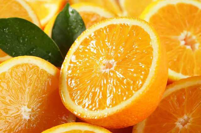 橙子皮泡水5大好处 4大食用禁忌亦莫忘_怎么剥橙子皮_哪些人不适合和橙子皮泡的水-