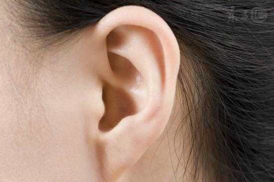这样掏耳朵危害大，掏得越久，聋得越快！|中耳炎|耳聋|耳屎