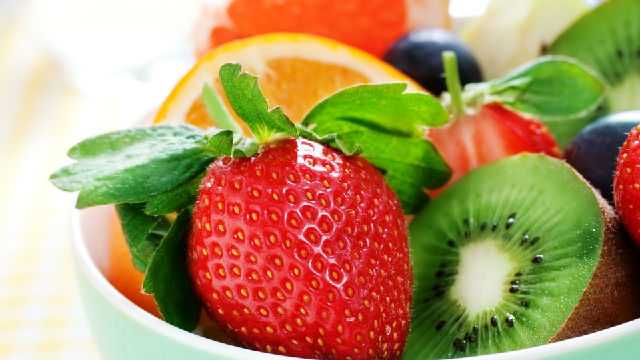 水果也有甜蜜的谎言 教你识别_如何辨别什么样的水果比较好_如何挑选水果-