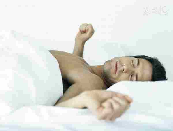 男人裸睡有哪些好处|裸睡|阳气