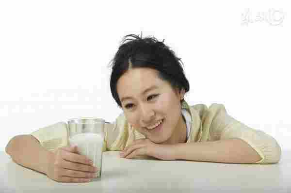 这六种喝牛奶方式如服毒 生活中要提高警惕了|牛奶|腹泻|营养