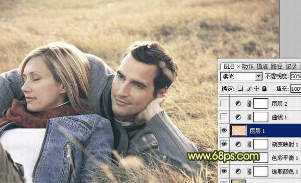 Photoshop将外景情侣图片调成古典暗调黄绿色