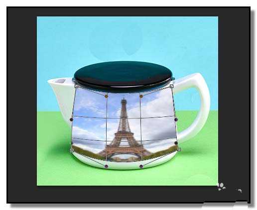 PS怎么给杯子合成巴黎铁塔图形?
